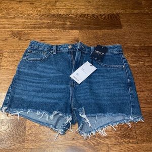 Forever 21 Denim Collection Frayed Mom Shorts Hi Rise NWT